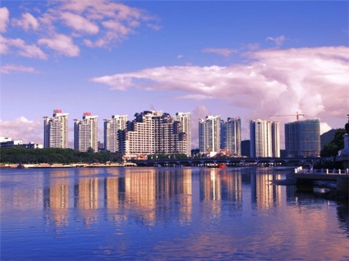 在清水县加盟寺海巷火锅店竞争大吗，在清水县开特色火锅加盟哪个品牌比较受欢迎